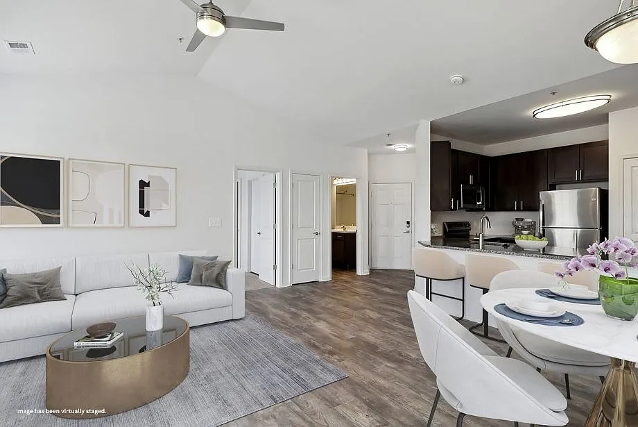 Windsor Commons Apartments — Photo 3