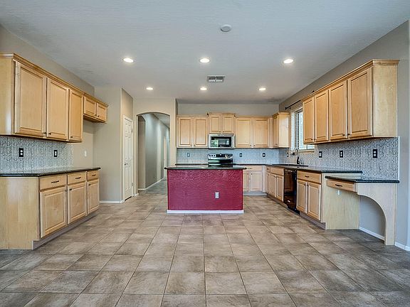4th image of 2176 E Grand Canyon Dr