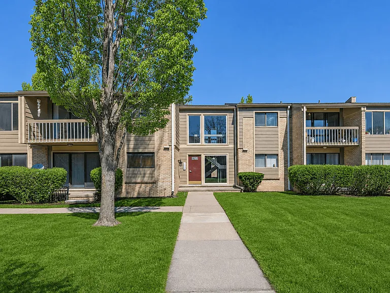 Legacy Place Apartments - Southfield, MI — Photo 20