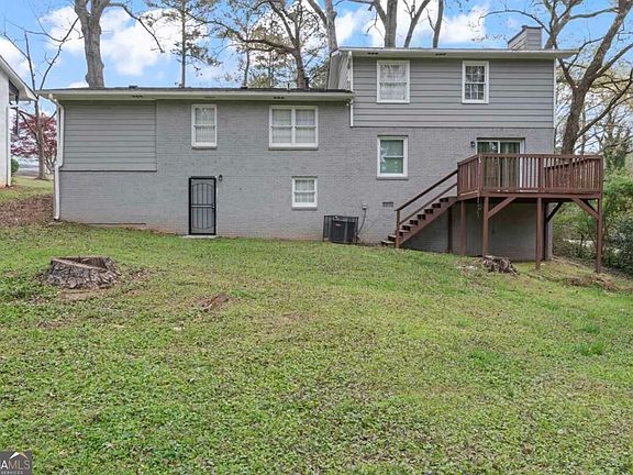 3rd image of 3917 Wedgefield Cir