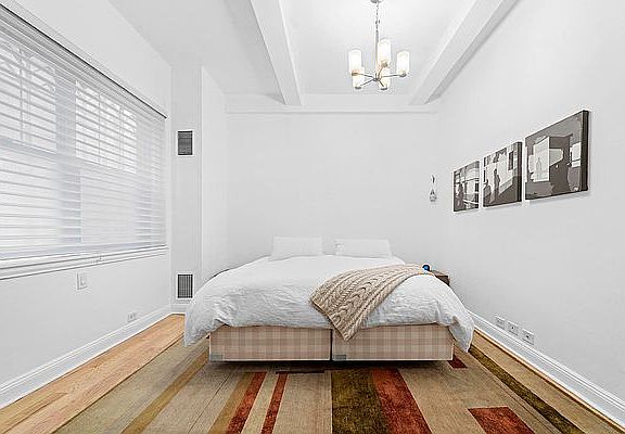 5th image of 200 E 16th St APT 1A