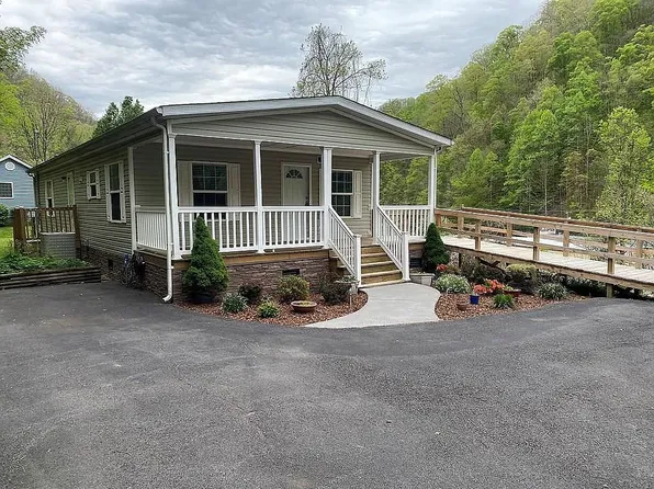 1288 Chapman Rd, Oakwood, VA 24631