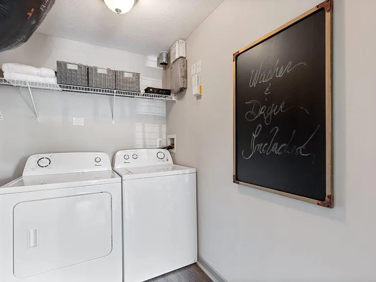 Palmer House Apartment Homes — Photo 9