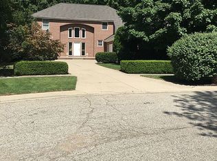 2716 Attenborough Cir, Lansing, MI