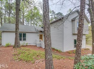 2915 Roxburgh Dr, Roswell, GA 30076