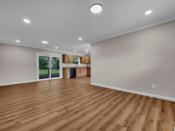 5th image of 5017 Cresview Pl