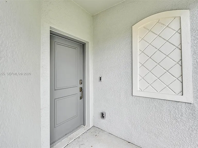 20545 Hazelnut Ct S — Photo 6