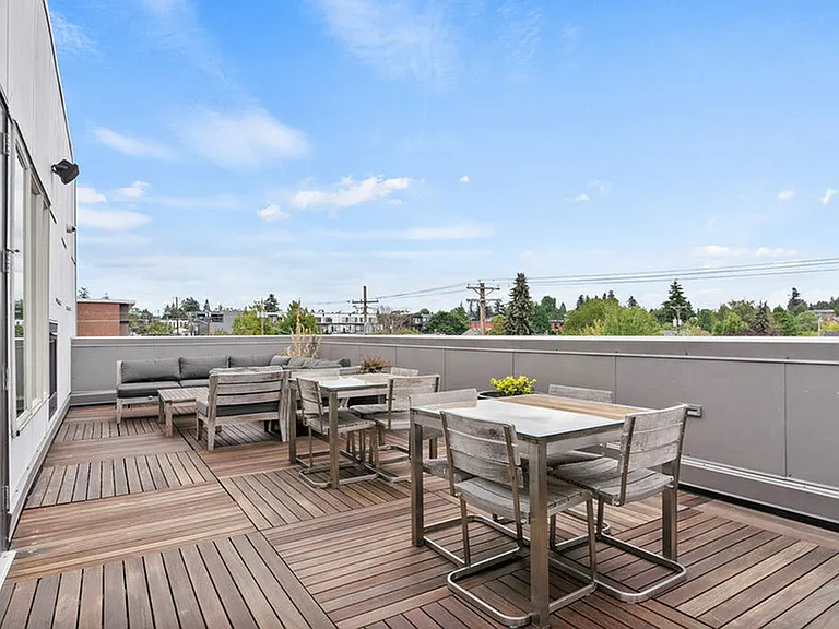 Rooftop Deck