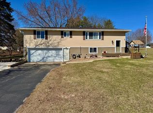 N6327 Raven Rd, Pardeeville, WI 53954