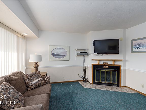 2nd image of 3815 N Wolf Creek Dr #102
