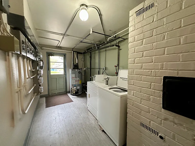 Edgewood Apartments — Photo 23