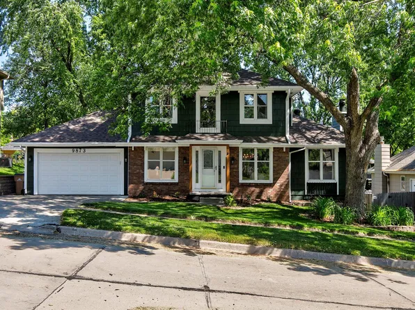 9873 Colby Ave, Clive, IA 50325