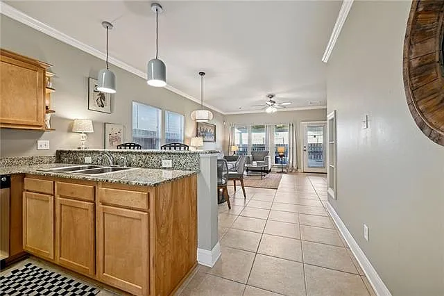 312 Lismore Ln — Photo 6