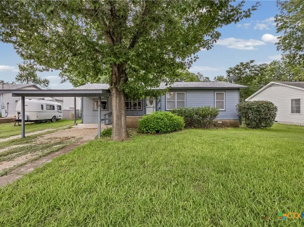 914 Plum St, Lockhart, TX 78644