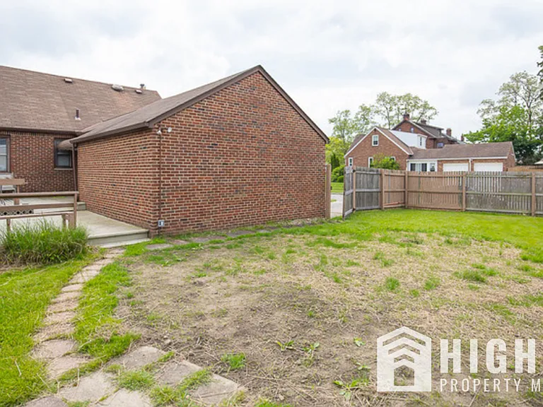 6528 S Canterbury Rd — Photo 11