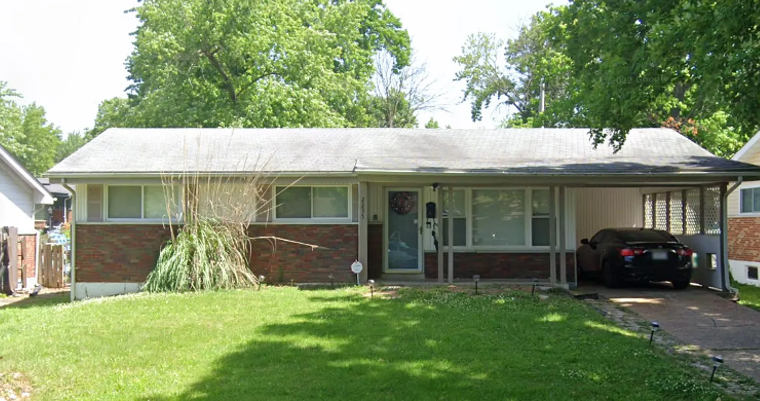 Charming 3-Bedroom Home in Convenient St. Louis County Location — Photo 1