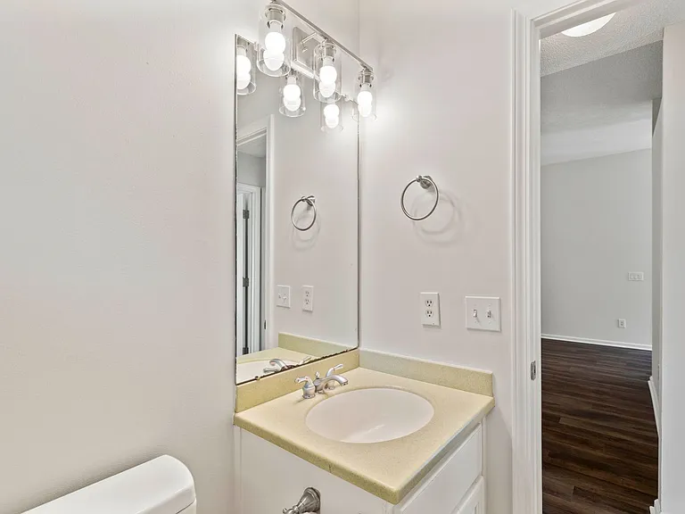 371 Marshview Dr — Photo 32