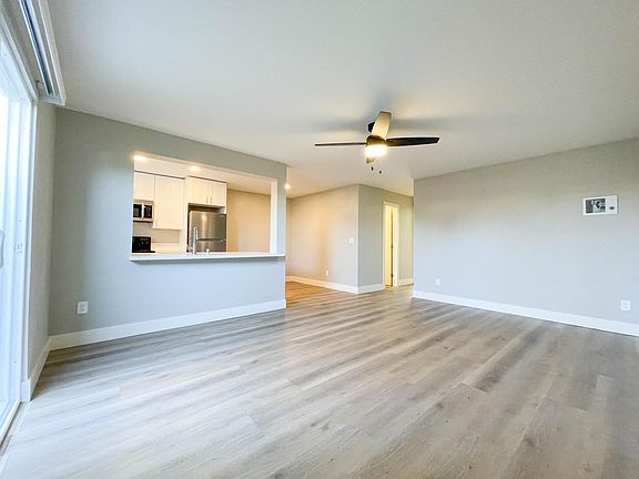2nd image of 3162 Monroe Ave #20