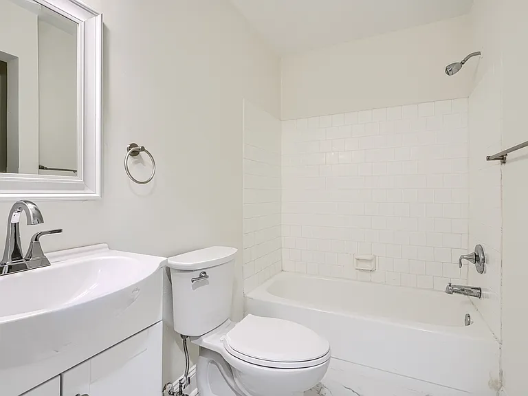 739 W Pratt St #2 — Photo 15