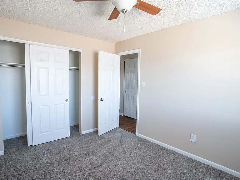 Linda Kay Apartments — Photo 7