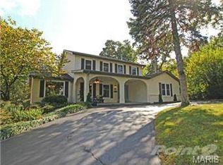 2 Schultz Rd, Saint Louis, MO 63122