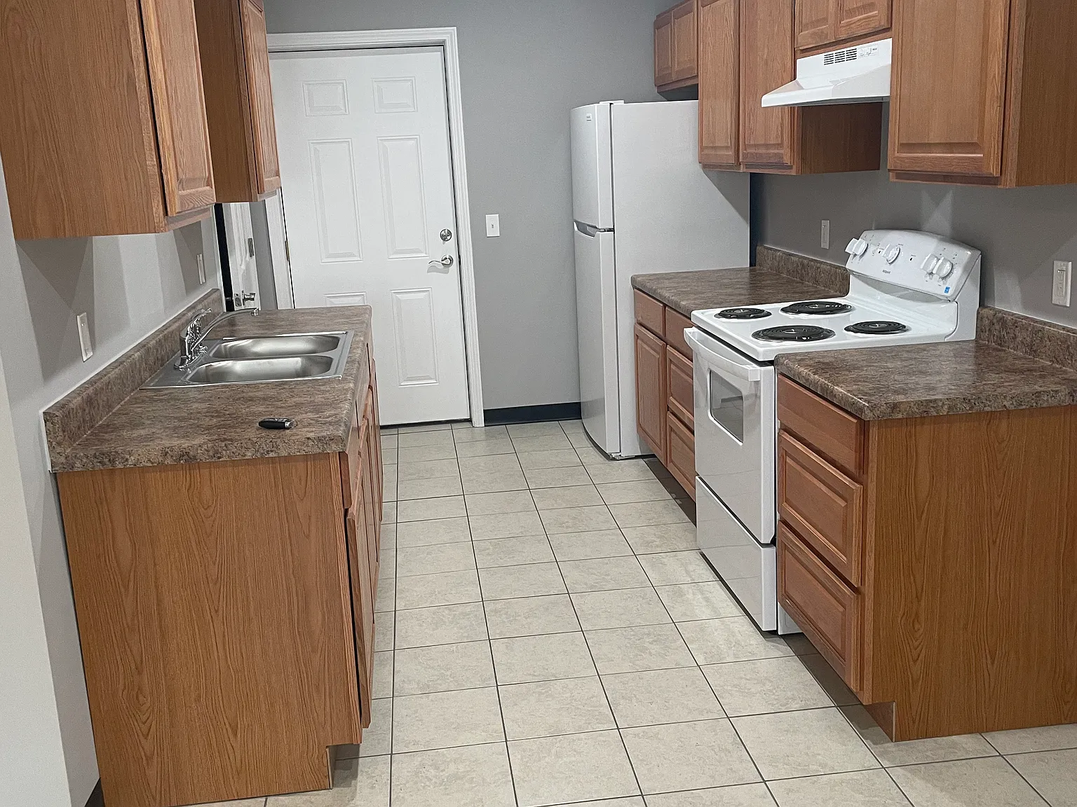 2 bed, 900 sqft, $925 — Photo 4