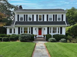 18 Tonawanda Rd, Glen Rock, NJ 07452