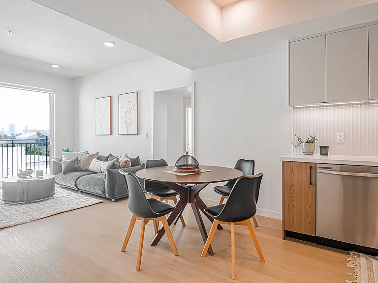 856 Gramercy Drive — Photo 83