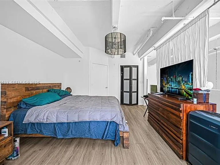 7728 Collins Ave #5 — Photo 23