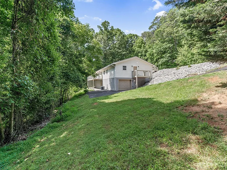 18 Robin Ln — Photo 6