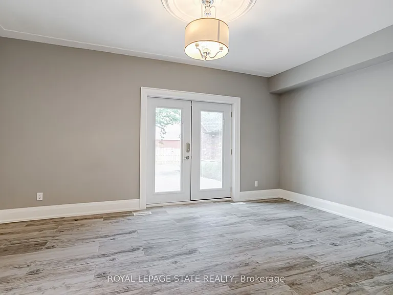 931 Southcote Rd — Photo 24