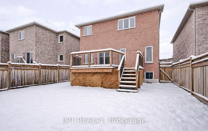 Aurora House for rent - 3 Bedrooms — photo 9