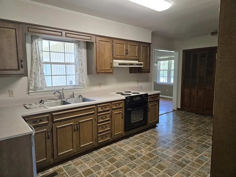 1513 Ridge St NW — Photo 4