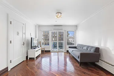 Sold by Thomas Lipovetsky, LREB