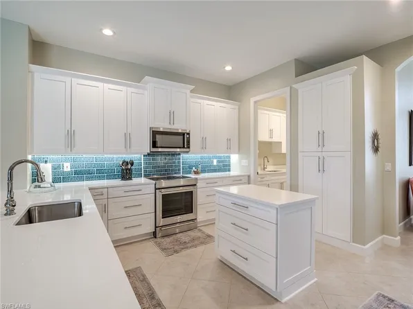 9177 Hollow Pine DR, ESTERO, FL 34135