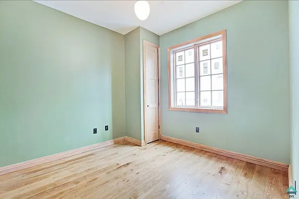 Rented by EXR | media 4