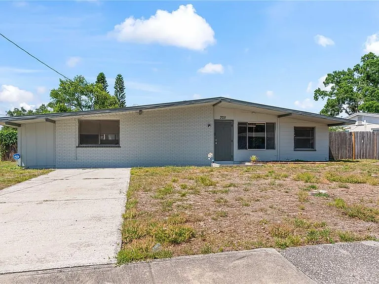 3711 W Leila Ave — Photo 1
