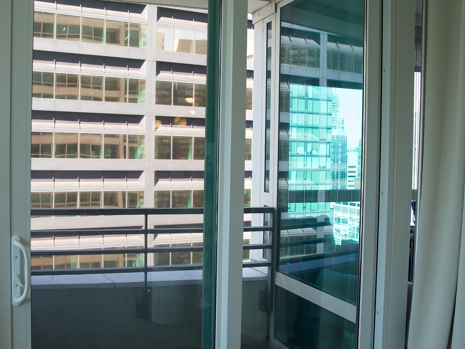 1 bed, 1.5 bath, 1043 sqft, $3,539 — Photo 4