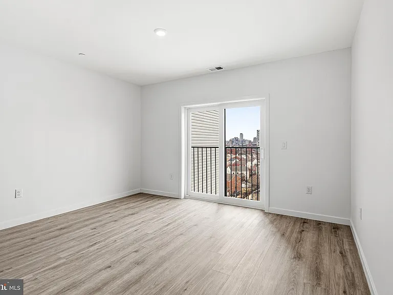 915 N Broad St #17-413 — Photo 10