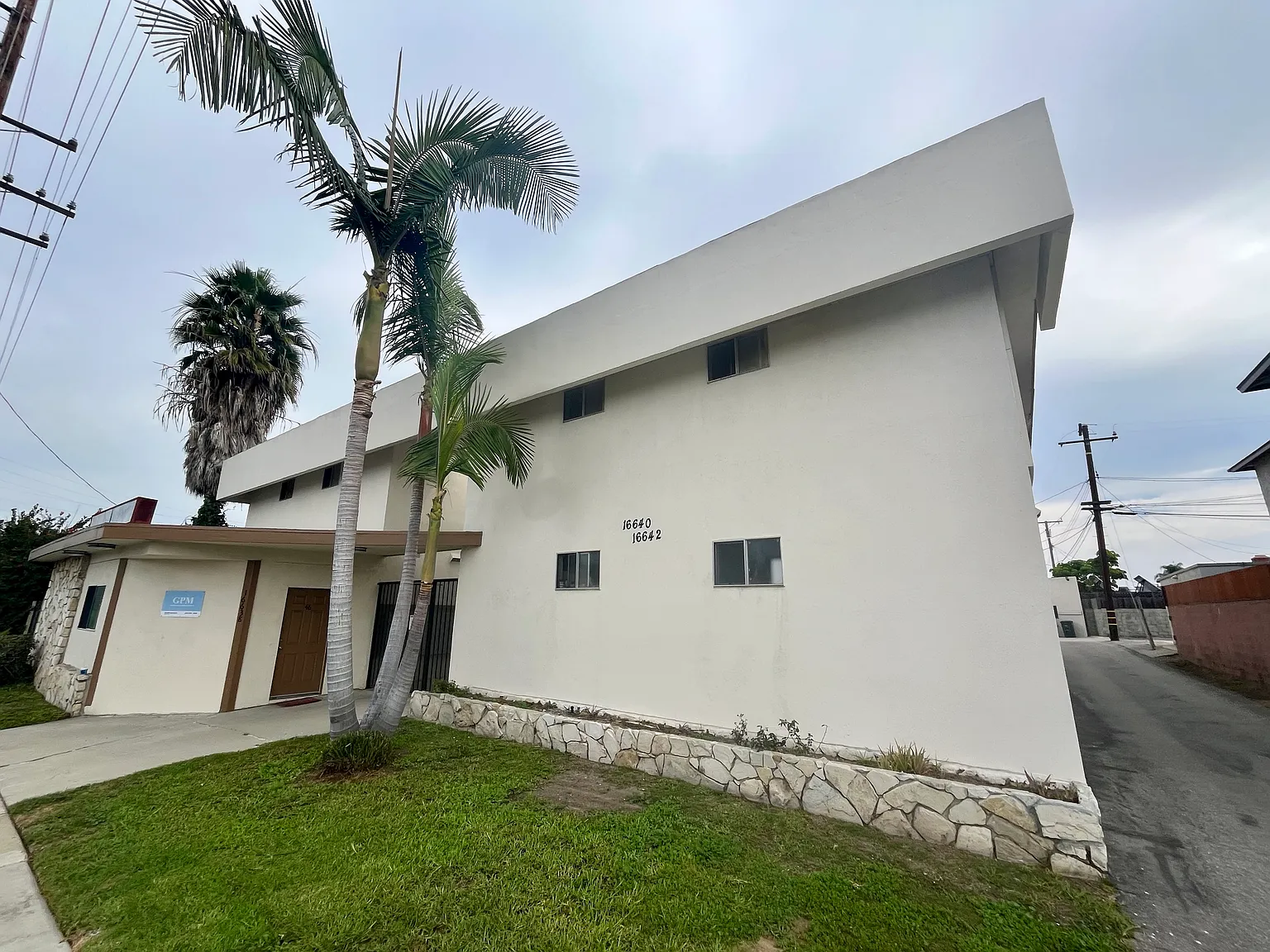 16640 Crenshaw — Photo 3