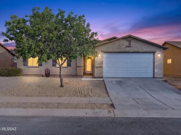 8367 W Kittiwake Ln, Tucson, AZ 85757