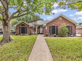 822 Crested Butte Dr, Hewitt, TX 76643