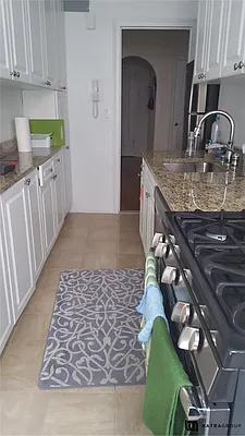 Rented by Batra Group Inc | media 7