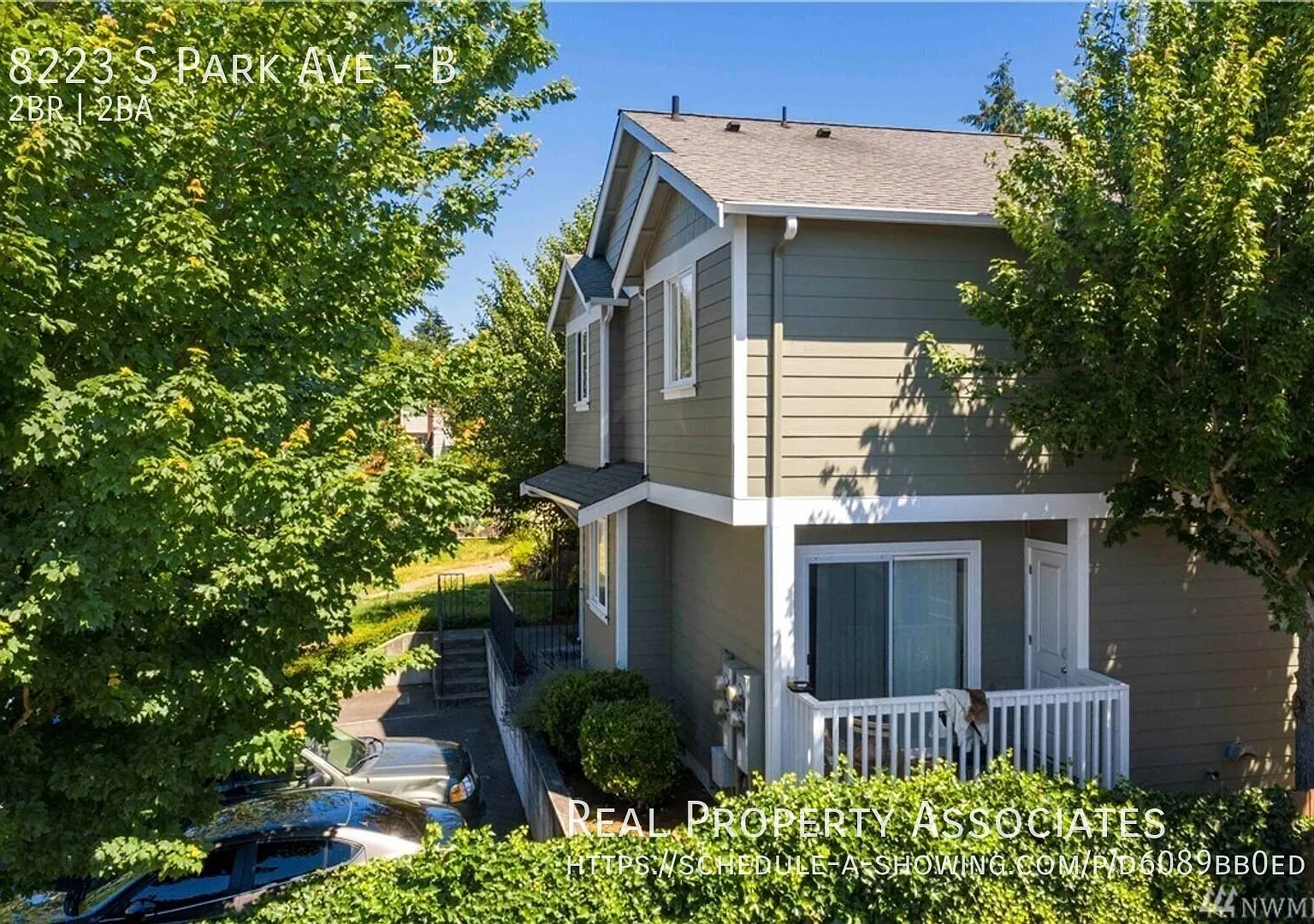 Spacious Renovated Two Bedroom Townhouse in Tacoma near JBLM — Photo 2
