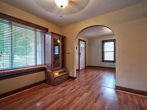 5th image of 605 S 27th St