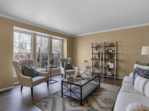 4th image of 13106 Roundstone Ct