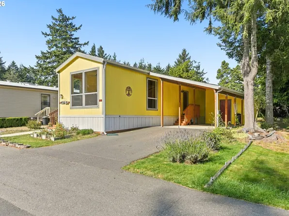 472 Shorepines Pl, Coos Bay, OR 97420