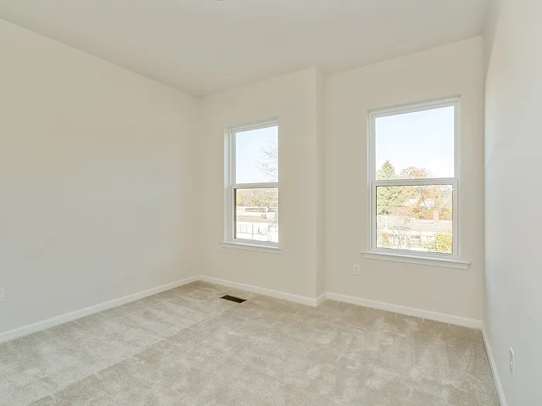 103 Vaughn Dr — Photo 22