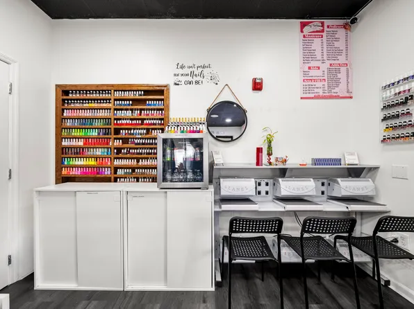 1200 Grand Street image 5 of 10