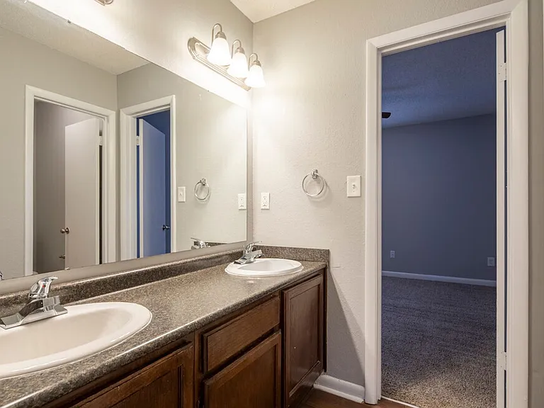 Reserve at Fairway Hills — Photo 45